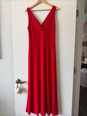 Elegant Red V-Neck Maxi Dress